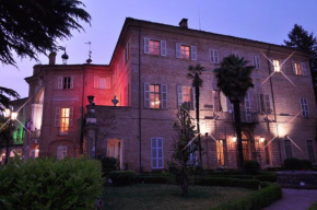 Hotels in Castello Di Annone